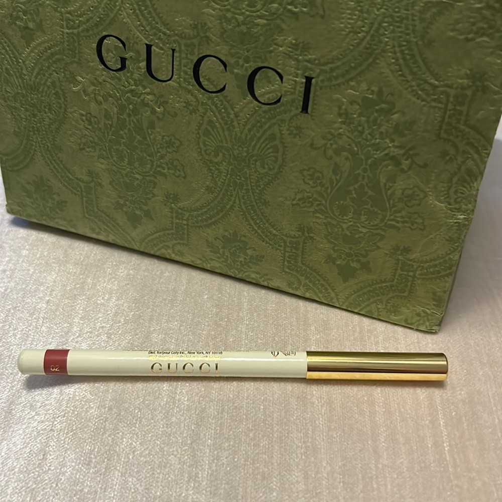 Brand new Gucci crayon, lip liner crayon A Levres Tendre